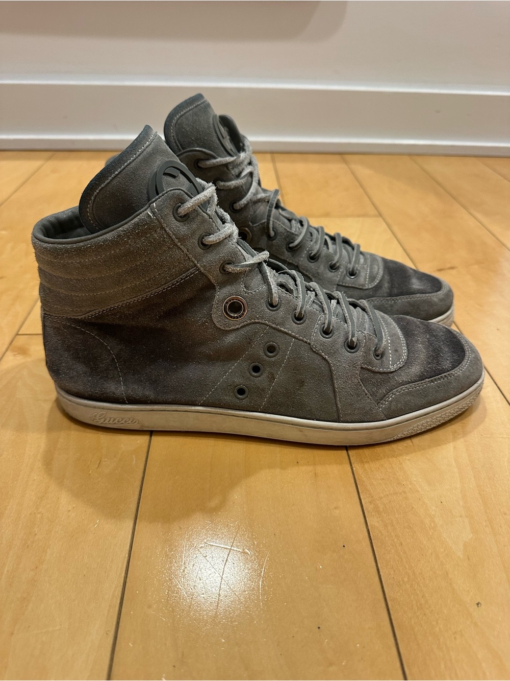 Vintage Gucci Men’s Gray Suede High-Top Sneakers - Picture 2 of 5